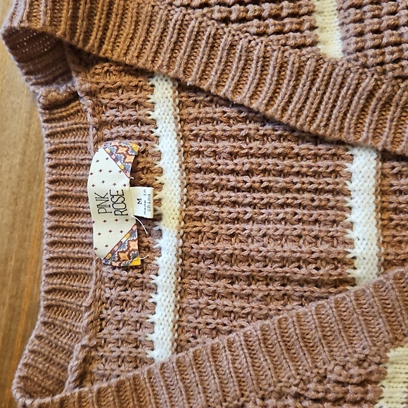 Pink Rose Textured Cardigan in Brown and Cream - Picture 3 of 4
